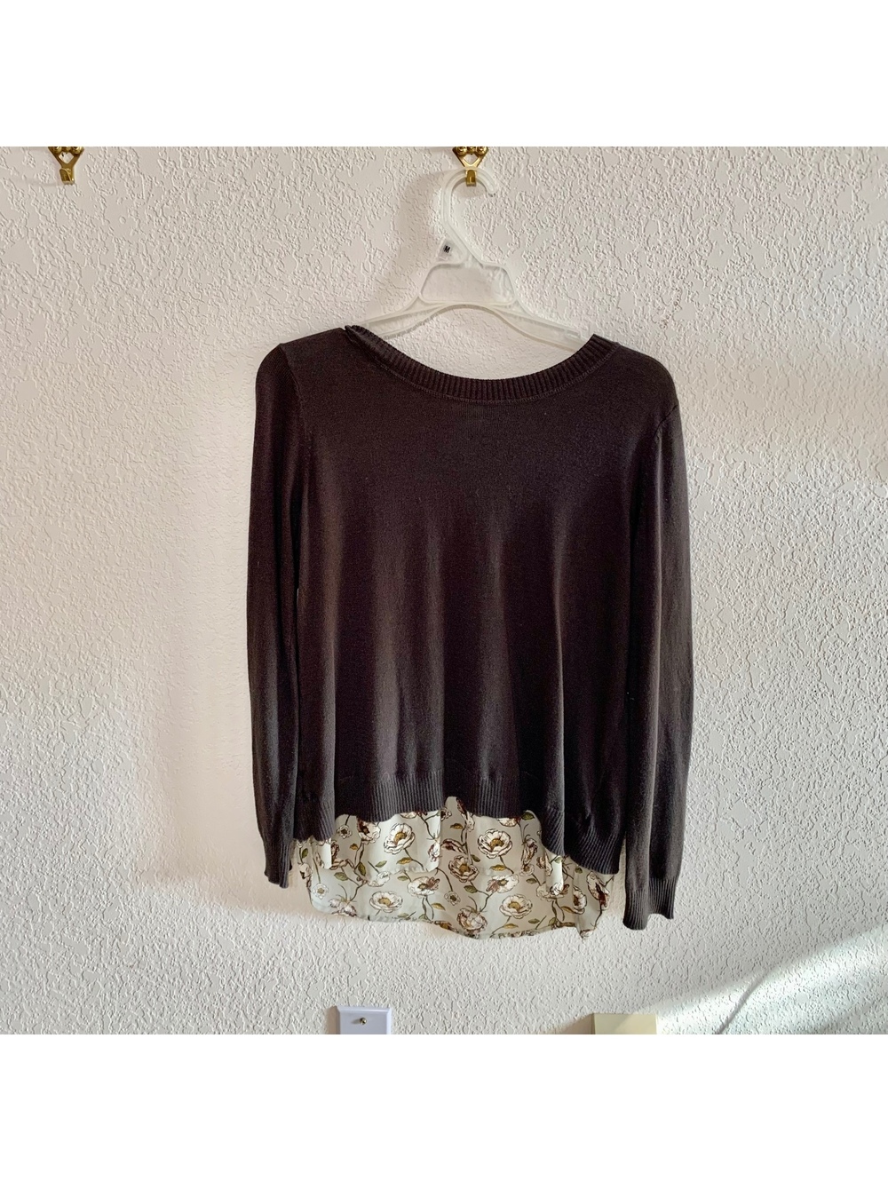 A. Byer brown long sleeve layered floral hem top
